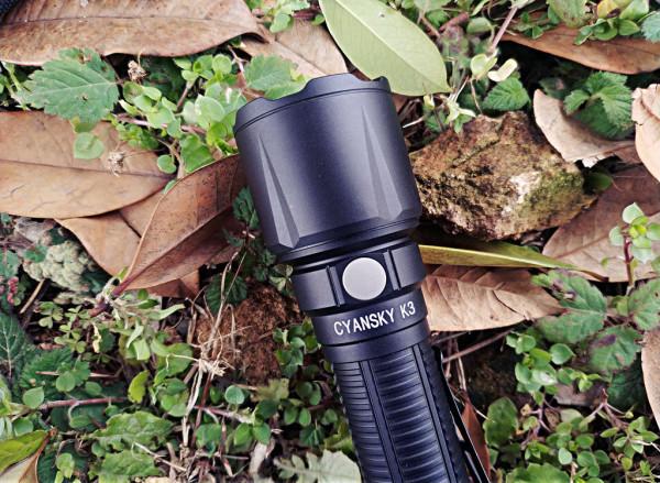 隨手劃去，皆是光明：CYANSKY K3手電