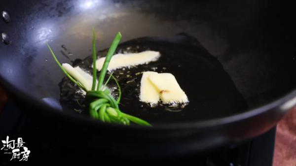 冬食豬蹄賽熊掌!這道鮮美的豪華版紅燒豬蹄,只需三步… 冬食豬蹄賽熊掌!這道鮮美的豪華版紅燒豬蹄,只需三步…