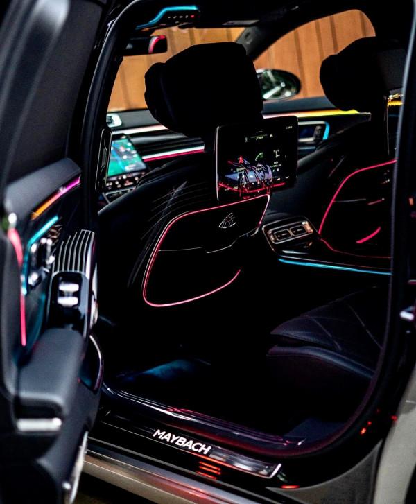 你更喜歡哪款？21款賓士S級/邁巴赫S480桃木內飾改裝，豪華更極致