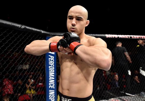 中國未來的UFC冠軍宋亞東挑戰巴西冠軍馬龍莫拉斯