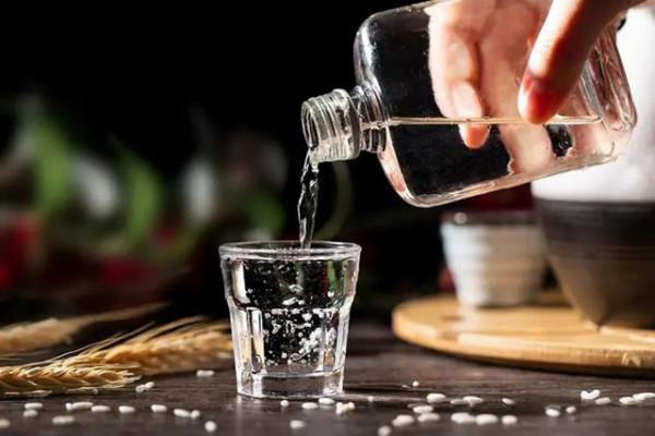 退役軍人100元過一年，水煮土豆當三餐：幫助67名專家領導的成長