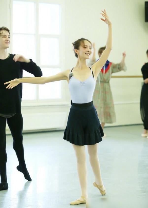 來自回族的這5位女星,個個靚條順氣質佳,誰的美麗驚豔到你? 來自回族的這5位女星,個個靚條順氣質佳,誰的美麗驚豔到你?