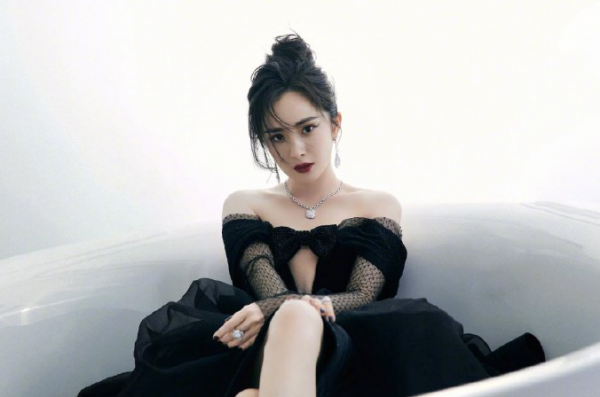 一瘦遮百醜，娛圈5位女明星，有人瘦成紙片人，有人瘦成排骨胸