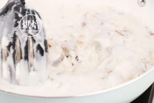 五香芋頭糕 鹹香軟糯 不用去茶樓 料足量多 一家六口不到20元 五香芋頭糕 鹹香軟糯 不用去茶樓 料足量多 一家六口不到20元