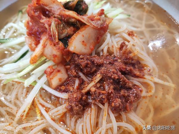 肉醬冷麵，還是酸甜口的，我想吃的就是這碗解暑神器