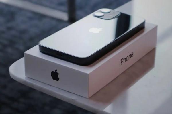 在 iPhone 13 開售前,這5款手機竟成熱賣款? 在 iPhone 13 開售前,這5款手機竟成熱賣款?