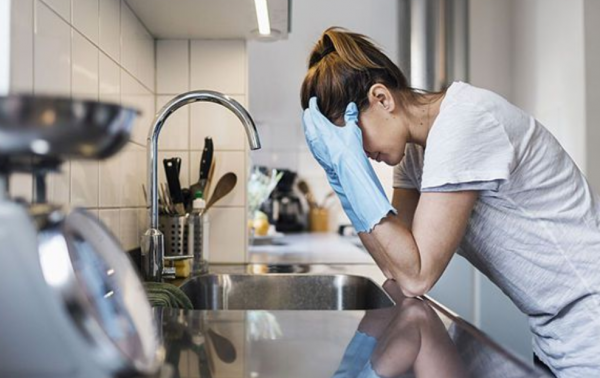 以前不懂，廚房就知道用洗潔精擦！學會這些小技巧，乾淨又殺菌