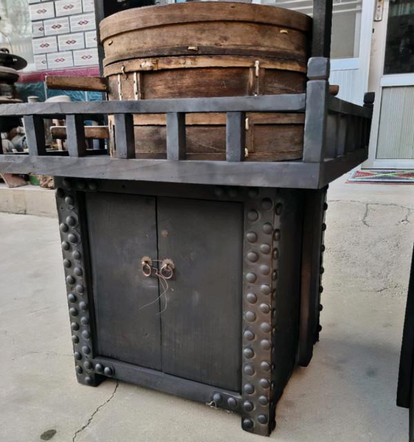 唐朝一地痞混混，埋葬父親時挖出龍穴，三十年後成為開國之君