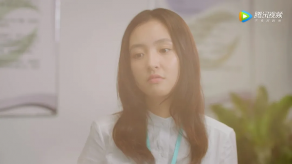 50歲老戲骨都被磨成矽膠少女臉，當代國產劇還能更辣眼嗎