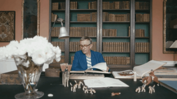 戴安娜王妃在鏡頭前那麼美，離不開這個設計師，還有兩個生活習慣