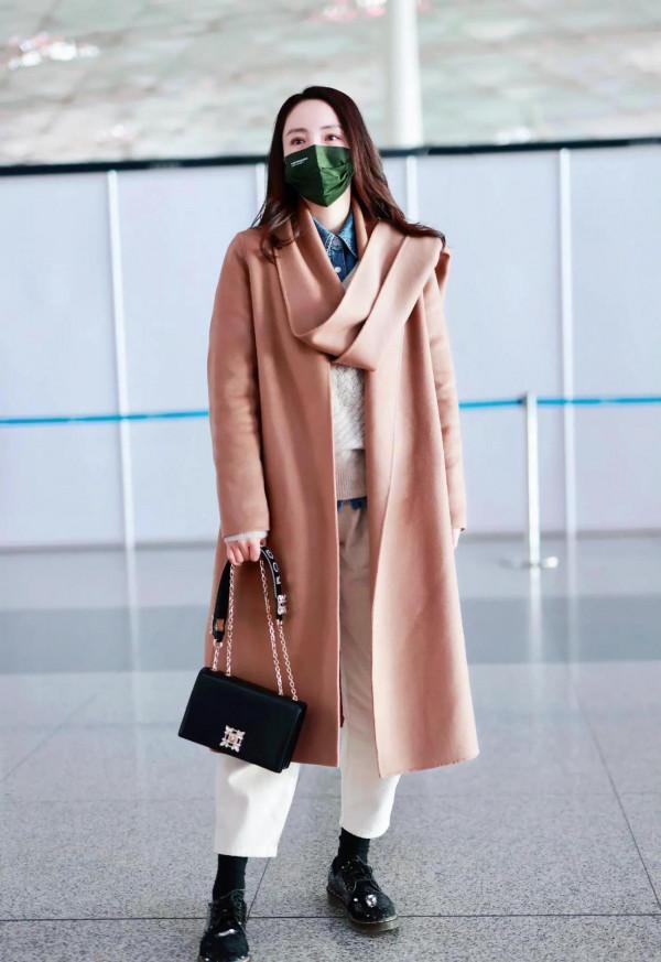 董璇楊冪私服來了，一種成熟女人獨有的韻味，一種是少女時尚感