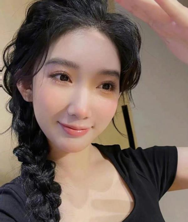 都美竹曬近照,從中傳退學後積極準備藝考,希望有更好的人生 都美竹曬近照,從中傳退學後積極準備藝考,希望有更好的人生