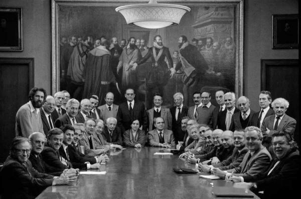 1987年，楊尚昆出訪的專機停放在巴黎，次日發現鉛封被人故意開啟