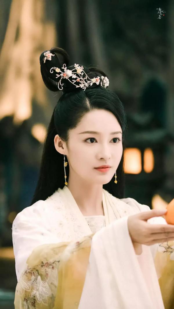 李沁，好貴典雅，是得不到的女人