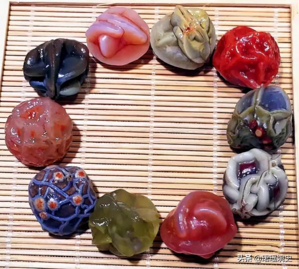 1997年她從山上揹回幾塊石頭，2016年，敢花580萬買幾串筋脈石