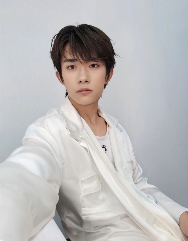 易烊千璽：終於，拉開了同伴之間的差距