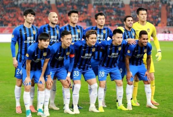 還記得當年恆大亞冠奪冠那場比賽嗎突然換掉了原先的球衣贊助廣告