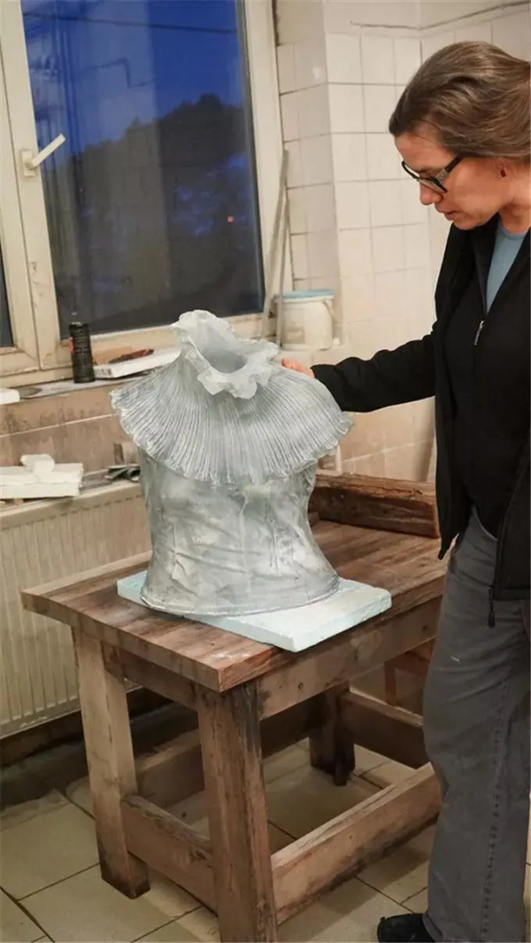 浪漫典雅的異想讓人為之心動，玻璃婚紗你有見過嗎？