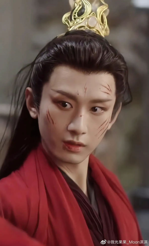 熬過了2021年的“古偶醜男潮”，2022年終於可以上岸狂歡了