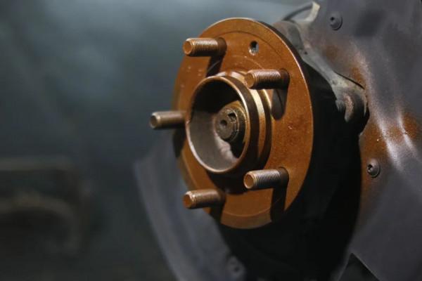 怪獸修車:翻新一輛21萬公里的路虎發現4,老爺子工地拉貨專用車 怪獸修車:翻新一輛21萬公里的路虎發現4,老爺子工地拉貨專用車