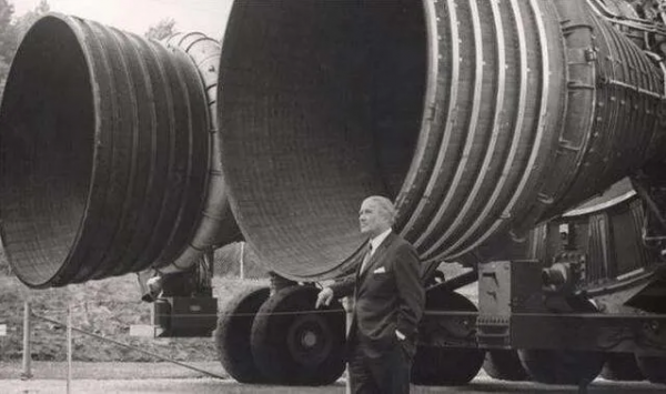 大名鼎鼎的F-14戰機竟由中國人設計？美國吸納人才能力值得學習