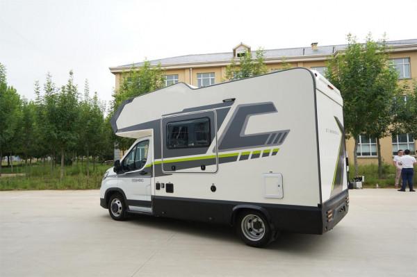 眾銳工設首款C型房車上市，隱藏式廚房觀景會客廳，設計獨具匠心