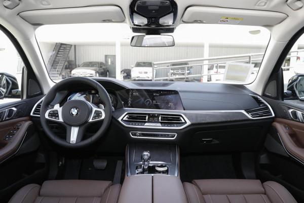 與賓士GLE同級,光車寬就達2004mm,最快5.5秒破百,實拍寶馬X5 與賓士GLE同級,光車寬就達2004mm,最快5.5秒破百,實拍寶馬X5