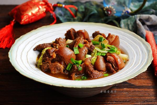 大白菜燒山羊肉,鮮香撲鼻,味道濃郁,鹹中帶些辣,從外暖到心 大白菜燒山羊肉,鮮香撲鼻,味道濃郁,鹹中帶些辣,從外暖到心