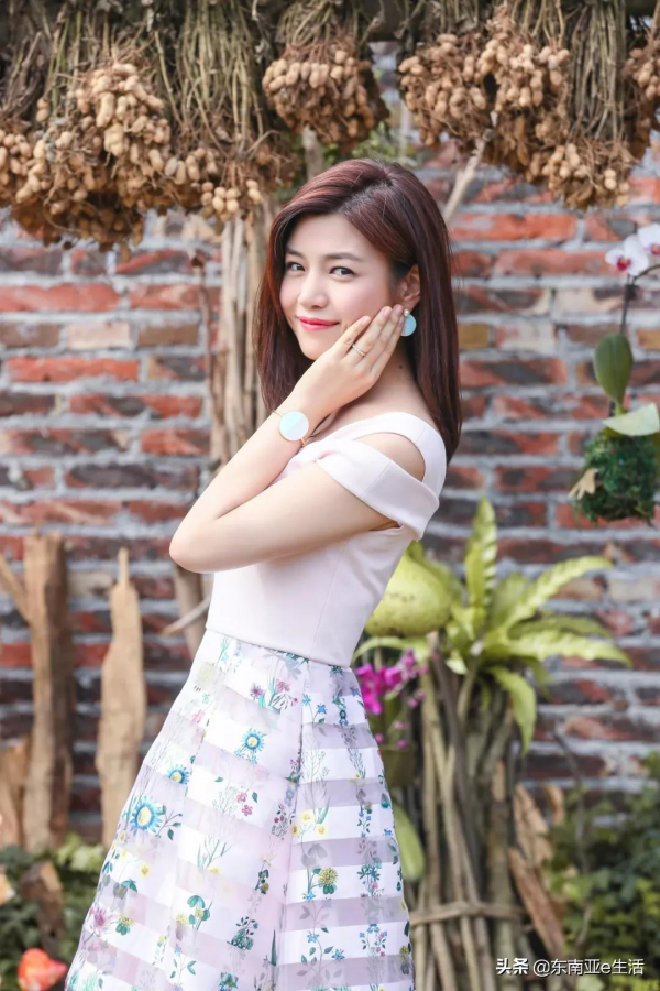 盤點娛樂圈的圓臉女星,趙麗穎楊紫林依晨,你覺得誰更美? 盤點娛樂圈的圓臉女星,趙麗穎楊紫林依晨,你覺得誰更美?