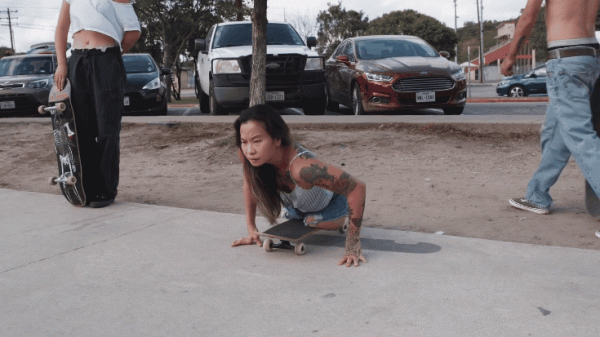 她天生只有上半身！慘遭遺棄後用雙手練成奧運健兒，活得比誰都酷