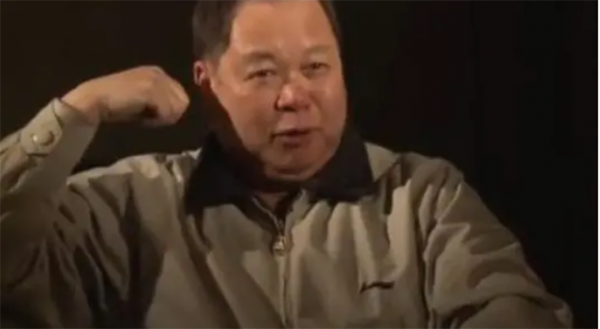 李經緯葬禮上，年近50的李寧：李先生不僅是老闆，更像是我的父親