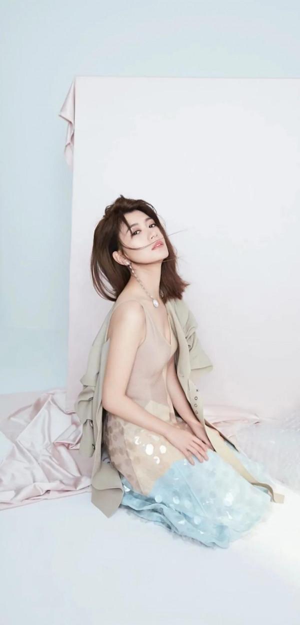 有喜歡賈靜雯的嗎？真的是很有靈氣，她演的趙敏無人超越