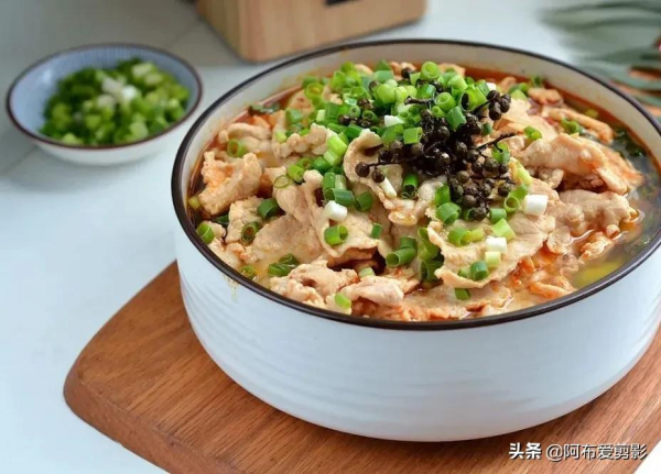 水煮肉片的家常做法，嫩滑鮮香