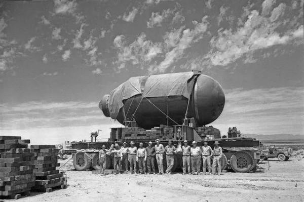 世界那麼大——從質量能量公式到古巴導彈危機