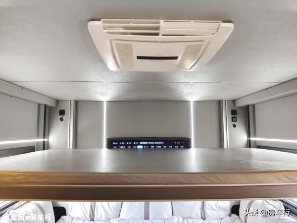 超大沙發床,酒店豪華包廂內飾,順之旅重汽汕德卡房車 超大沙發床,酒店豪華包廂內飾,順之旅重汽汕德卡房車