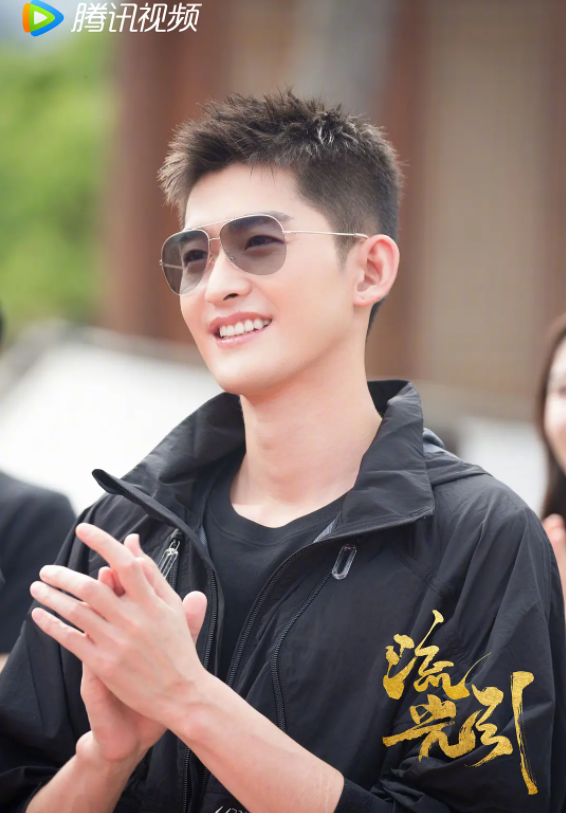 張翰時隔五年再演古裝劇，銀裝盔甲展戰神風采，女主是熱巴好友