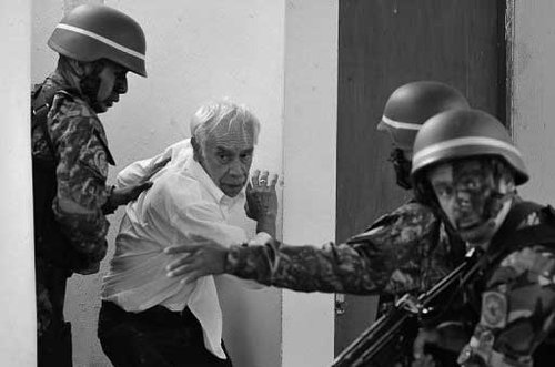 540名人質在日使館被“抗日分子”綁架，驚魂126天，載入特戰教材