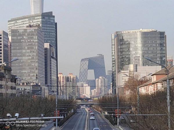 P50 Pocket挺適合當備機，如果你捨得買且買得到