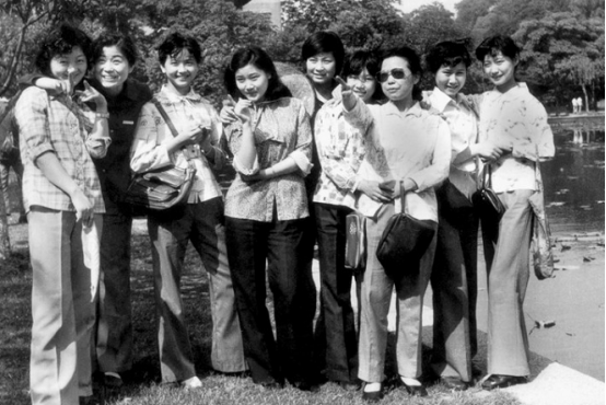 “江南美人”何賽飛：曾是鄧穎超座上賓，嫁初戀33年，被寵成公主