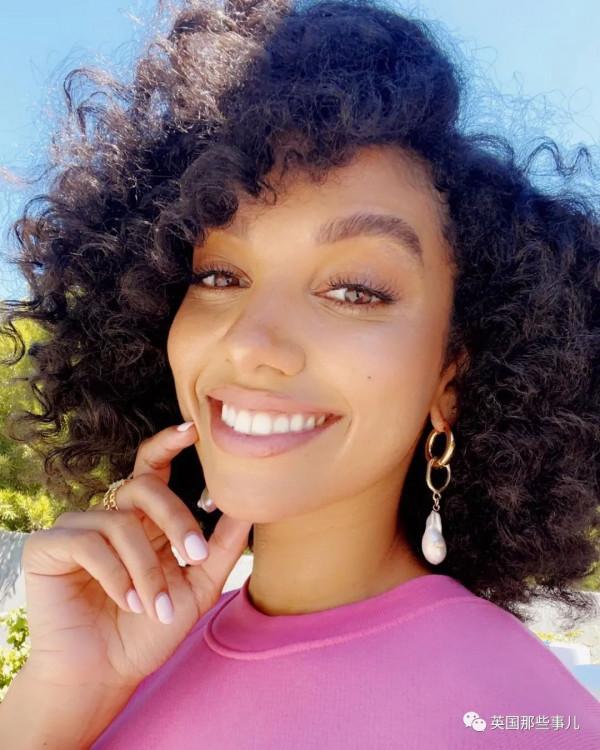 一波贏了基因彩票的星二代，完美的遺傳了父母的美貌