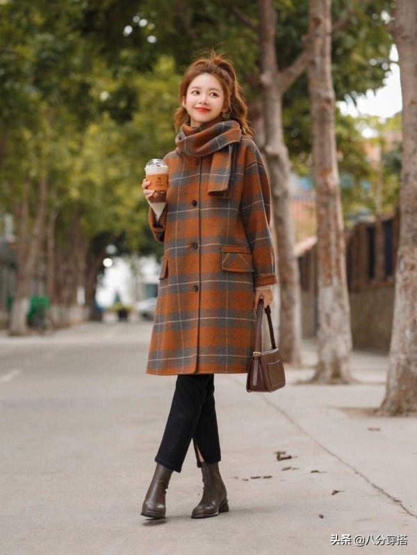 今年靴子流行“穿粗不穿細”，穩重大方又百搭，保暖舒適不累腳