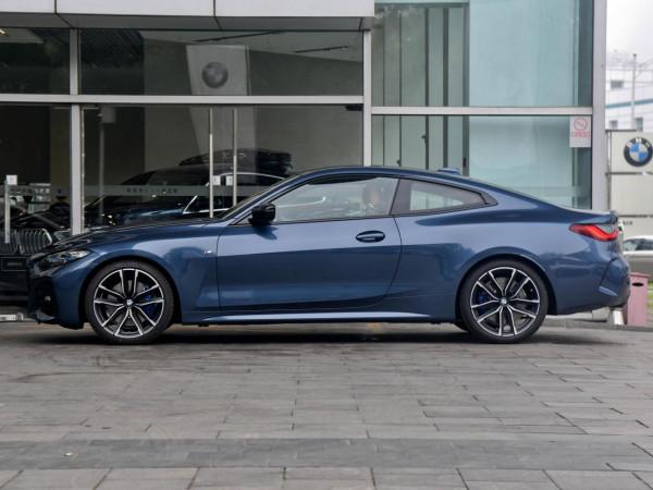 火到排隊等，5.8秒加速，進口自動擋豪華雙門車，帶你看寶馬4系