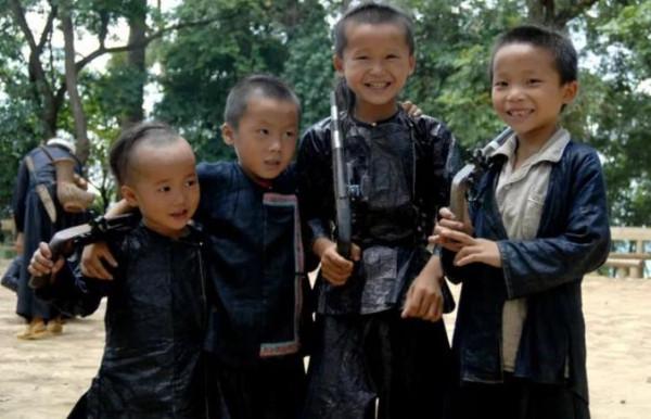 中國唯一允許擁有槍的村子，每個男人成年就能領一把槍