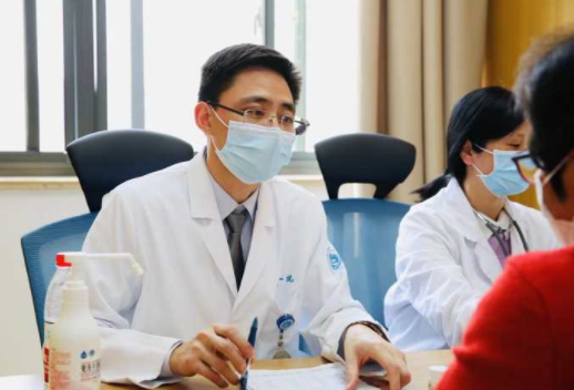 丈夫崩潰!浙江數學女老師突然被迫離開講臺!醫生:有人37歲就成了這樣…… 丈夫崩潰!浙江數學女老師突然被迫離開講臺!醫生:有人37歲就成了這樣……