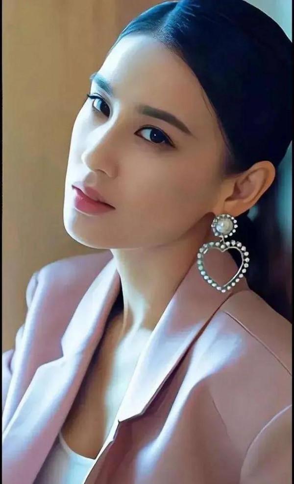 治癒系女神:黃聖依 治癒系女神:黃聖依