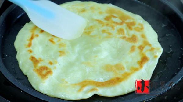 教你做家常大油餅,柔軟多層又筋道,做法超簡單,鮮香又解饞 教你做家常大油餅,柔軟多層又筋道,做法超簡單,鮮香又解饞