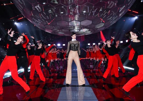 狂刷熱搜榜！江蘇衛視跨年夜開播登頂 盤點那些廣為流傳高光記憶點