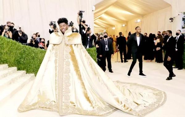 有些晚會,要在中午看,因為早晚會被雷s 有些晚會,要在中午看,因為早晚會被雷s