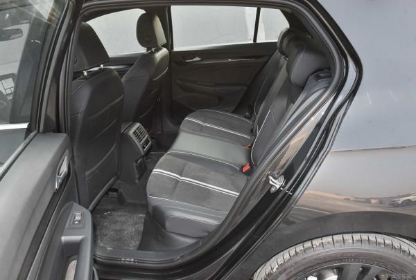 探店8代高爾夫，1.2T動力，12.98萬起售，是收割信仰還是真香？