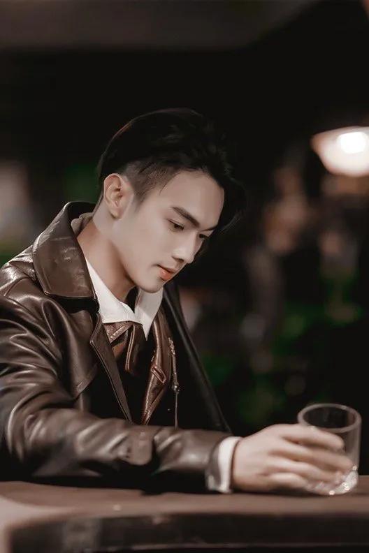 沒氣質就別霍霍民國劇，這6位演貴公子自帶貴氣，溫文爾雅太有範